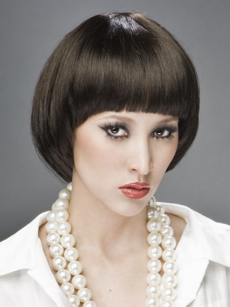 Full-circle round haircut for a Mireille Mathieu look