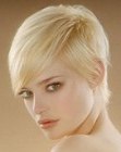Short hairstyle with hair that scatters thinly over the ears
