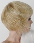 Short hairstyle with textured layers and feathery styling
