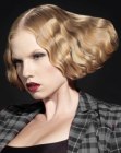 Short blonde hair with smooth ripples