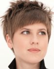 Short hairdo with a clean cutting line that frames the face