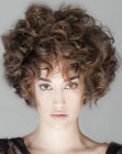 Short hairstyle with large curls and much volume