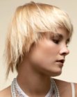 Simple short hairstyle with texture and an angled cutting line