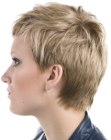 Easy short pixie hairstyle that focuses on the face