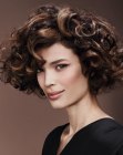 Short brown hair with small and large curls