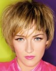 Wearable short hairstyle with roundness and texture