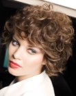 Easy to maintain short hair with curls and volume