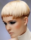 Short hairstyle with a combination of two hair colors
