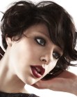 Short and airy hairstyle with lengthening towards the front