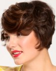 Short hairstyle with layers and large vintage waves