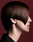 Sleek short haircut with convex and concave shapes