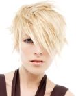 Carefree short hairstyle that covers one eye