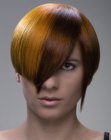 Smooth short hairstyle with a blending of hair colors