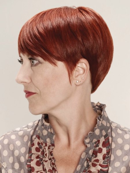 Short rounded hairstyle for women with red hair
