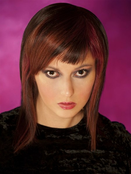 Sleek shag hairstyle with three hair colors