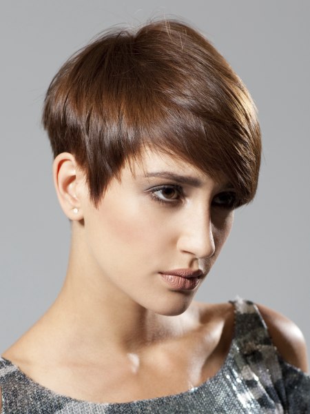 Timeless and flattering short haircut for women
