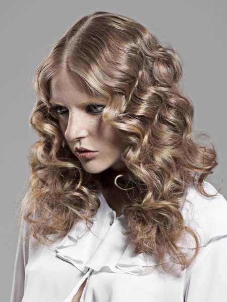 Lof Parrucchieri hairstyle with curls