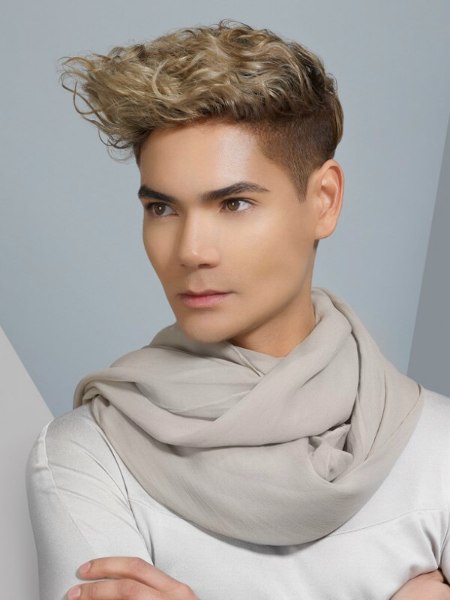 Blonde men's hairstyle with clipper cut hair