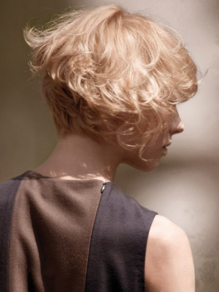 The Italian Bob: '60s Chic with a Modern Twist Say hello to the Italia... |  hair cut | TikTok