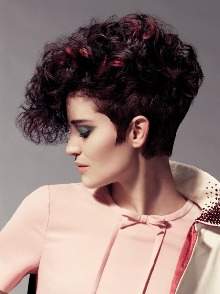Modern hair with curls and 50s elements