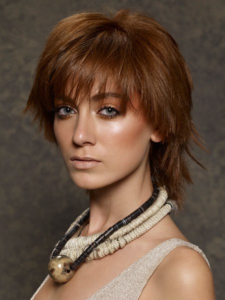 Easy-to-style neck-length hair