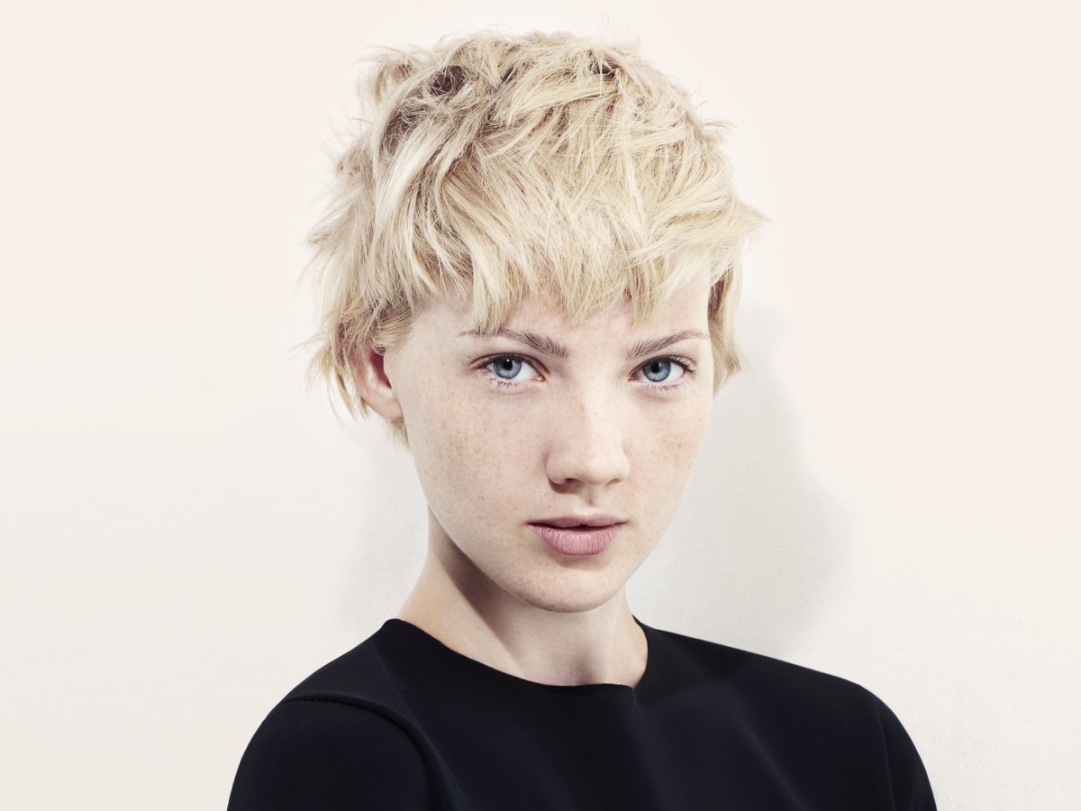 4. Short blonde hair with ink - wide 1