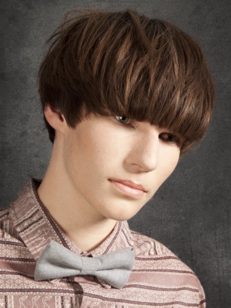 Fashionable mushroom haircut for men