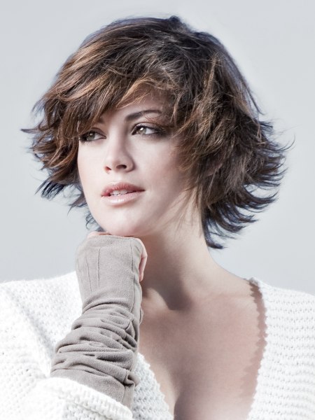 Short hairstyle with volume and trendy movement