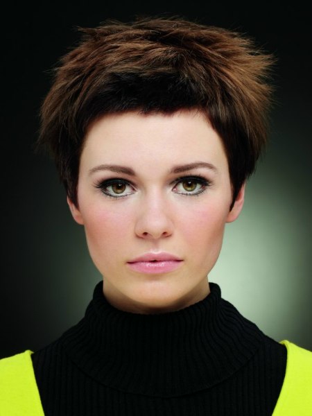 Wispy short hairstyle with light and dark hair colors