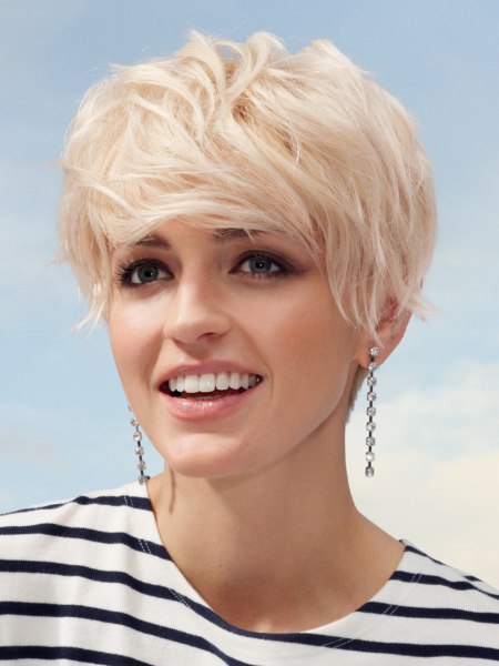 Easy to wear blonde pixie with layers