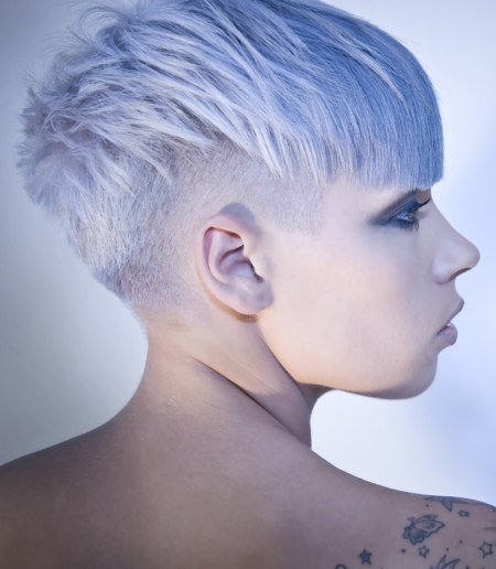 Hair with buzzed sides for women