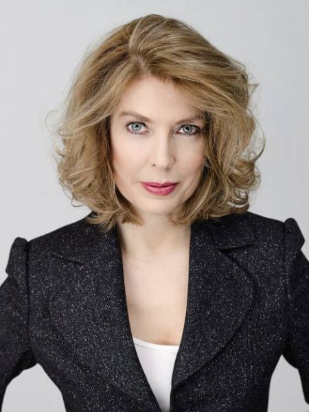 Voluminous hairstyle with movement for older women