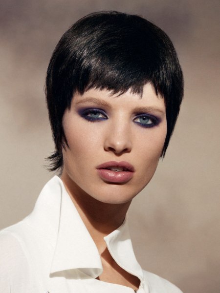 Face hugging pixie cut for black hair