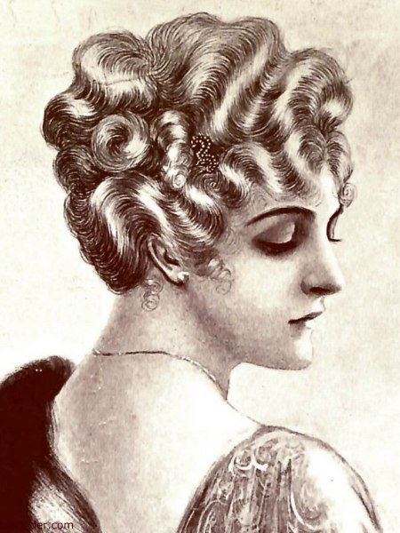 Plain 1914 hairstyle for a young lady