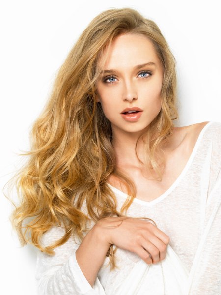 Long hair with various shades of blonde
