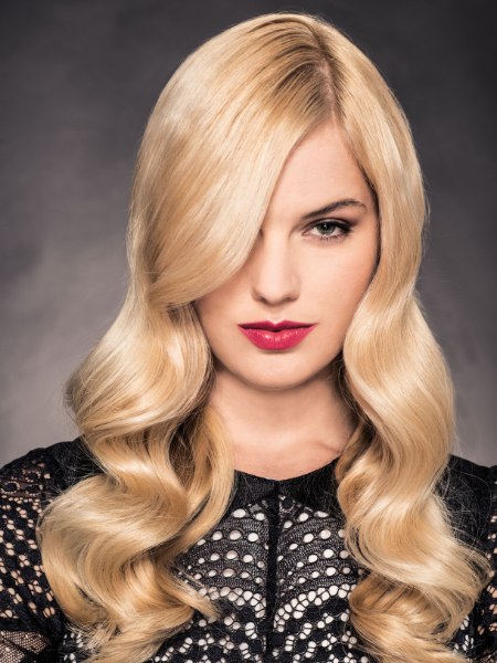 Long and wavy blonde vintage hair