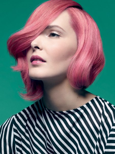 Short pink hair for expressive women