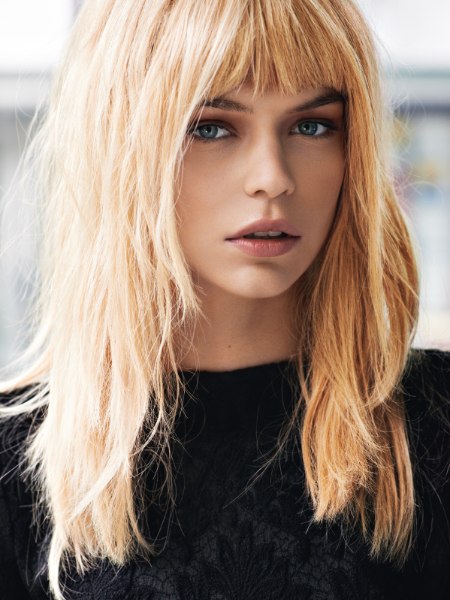 Simple style for long blonde hair