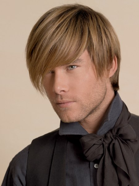 Mens hair with a deep fringe