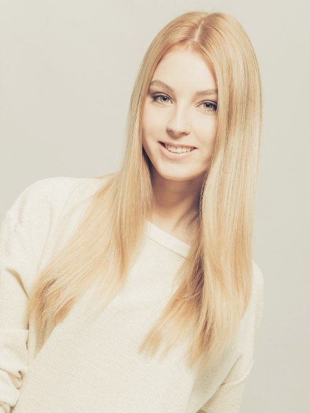 Long and sleek blonde hair