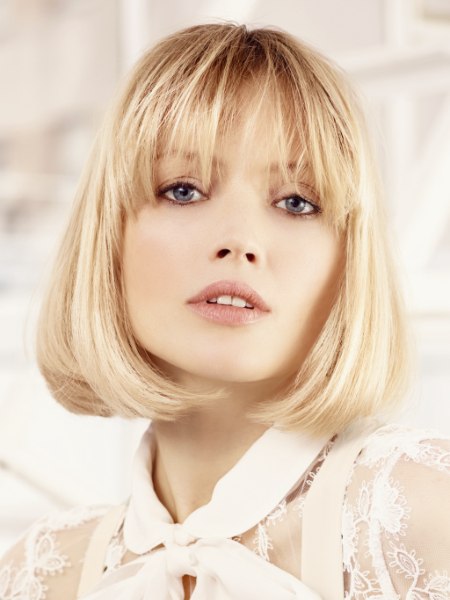 Curved-in bob