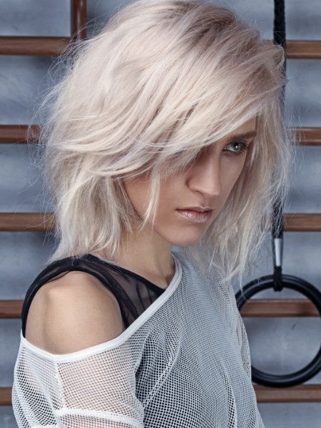 Sporty medium-length hair with layers