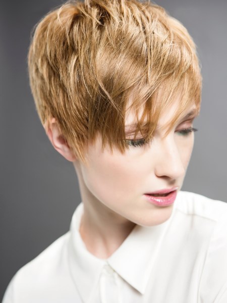 Short pixie hairstyle with layers