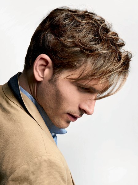 Men's hairstyle with side bangs