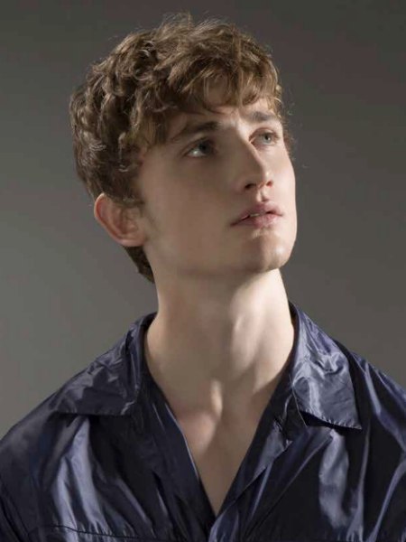 Easy-to-wear hairstyle for men
