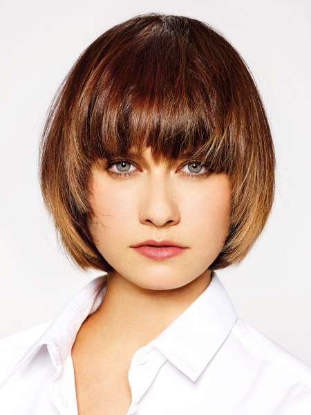 Short hairstyle with wisps that frame the face