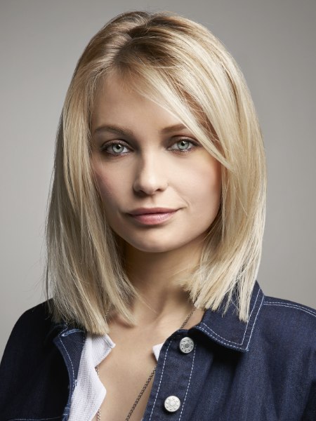 Simple semi-short hair