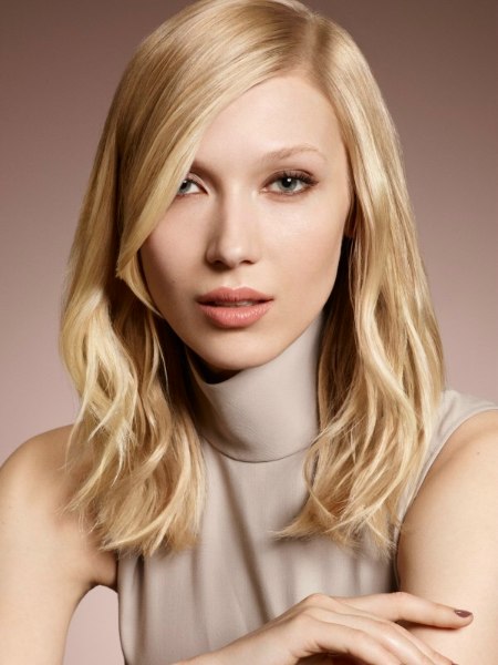 Long hair with mussed waves