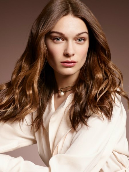 Long hairstyle with slight waviness