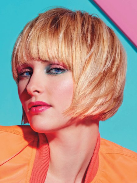 Short layered bobs - Blonde hair